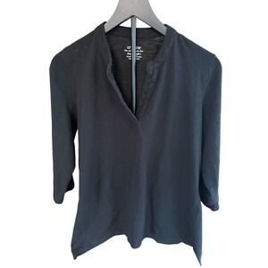 Chicos The Ultimate Tee Black Slub Knit Split Neck Sharkbite Hem Top Womens Sz 1